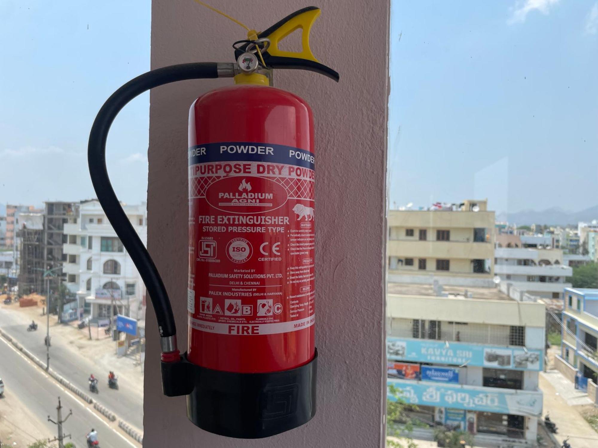 Pearl Stays, Tirupati - Very Convenient For The People Coming From Bangalore And Chennai - You Can Skip City Traffic While Reaching Any Temple In Tirupati - Covered Parking - 24Hrs Front Desk And Hot Water - Free Wifi - Flexible Checkin-In Check-Out 外观 照片